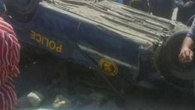 إصابة أمين شرطة إثر انقلاب سيارة بأسوان