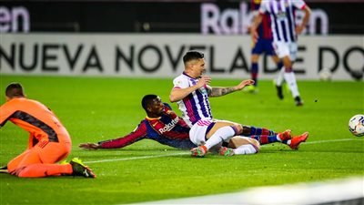 برشلونة يخطف فوزًا قاتلًا من بلد الوليد في الدوري الإسباني