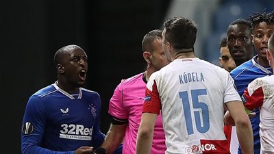 إيقاف لاعب سلافيا براج المتهم بالعنصرية وغيابه عن مواجهة أرسنال 