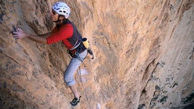 تعرف على العلاقة بين تسلق الجبال والتوتر