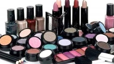 ضبط مخزن مستحضرات تجميل مُصنعة 