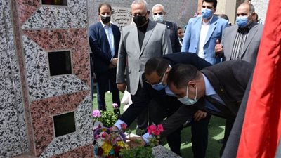 الأولى بعد الخمسين.. محافظ الشرقية يُحيي ذكرى مجزرة بحر البقر بالزهور (صور)