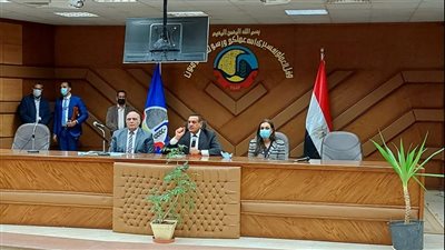 محافظ البحيرة يلتقي عمد ومشايخ قرى مراكز المرحلة الثالثة من 