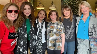 كارول سماحة تقيم مأدبة غداء على شرف ماجدة الرومي بحضور عدد من النجوم (صور)
