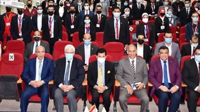 أشرف صبحي يلتقي شباب الأسر والاتحادات الطلابية بمعهد إعداد القادة بحلوان