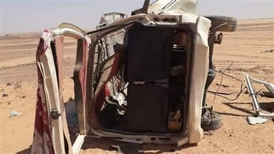 بالأسماء.. مصرع وإصابة 14 شخصًا في انقلاب ميكروباص بطريق أسوان - أبو سمبل