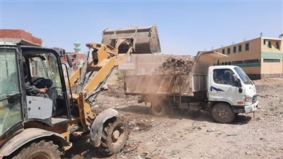 لتيسير الحركة المرورية.. رفع 400 طن قمامة بمدينة إطسا في الفيوم