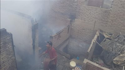 السيطرة على حريق بأحد العقارات بشارع القاضي بالطالبية (صور)