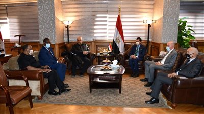 وزارة الرياضة واللجنة الأولمبية يناقشان مع وفد 