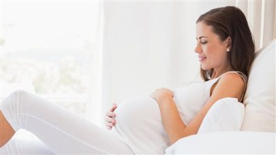 ما الفرق بين التقلصات المعتادة ومغص الحمل؟