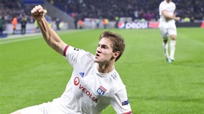 صرع إنجليزي ثلاثي على ضم موهبة الدنمارك