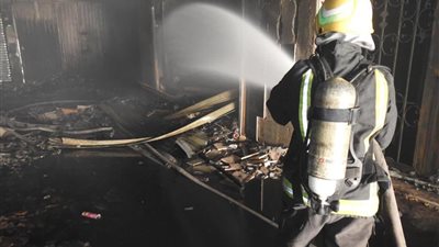 وفاة سيدة وإصابة 5 أشخاص إثر حريق بمدينة الرياض (فيديو)