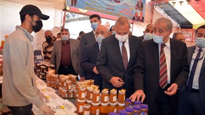 وزير التموين: إقامة 27 معرضًا و161 شادرًا للسلع الأساسية المخفضة للمواطنين (صور) 