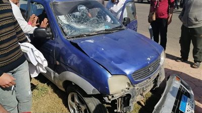 مصرع شخص وإصابة 3 في حادث تصادم بالطريق الدولي أمام جامعة حورس (صور)