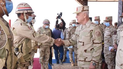 رئيس الأركان يشهد المرحلة الرئيسية للمشروع التكتيكي 