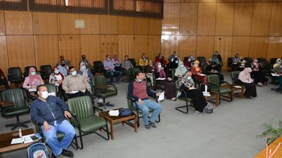 جامعة أسيوط تفتتح برنامجًا تدريبيًا عن كيفية تسجيل الإقرار الضريبي الإلكتروني