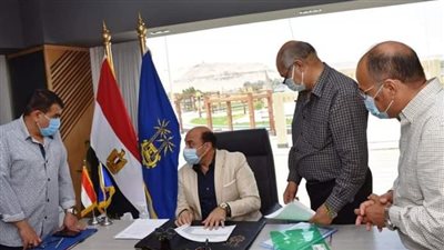 محافظ أسوان يعتمد قبول طلبات التصالح للمجموعة الثالثة.. ويشدد على التواصل المباشر مع الموطنين