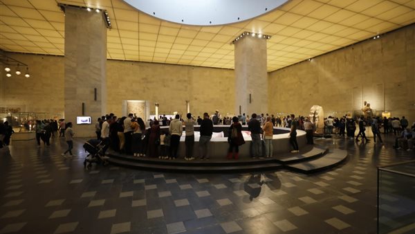 آلاف الزوار بالمتحف