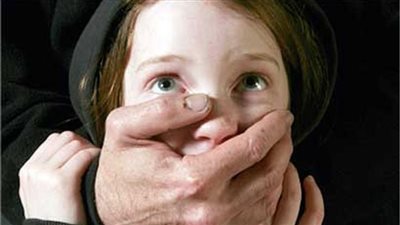 تتبع خطواتها حتى تمكن منها.. محاكمة المتحرش بطفلة الطالبية