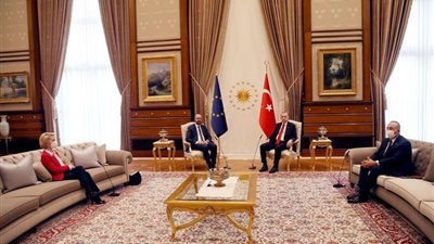 تصاعد أزمة أردوغان والاتحاد الأوروبي بعد إحراجه لمسؤولة ألمانية.. وبروكسل غاضبة