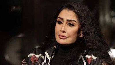 غادة عبد الرازق: 