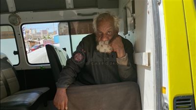 طرده أبناؤه وأخذوا أمواله.. نقل مسن من شوارع كفر الشيخ لدار رعاية بالمنصورة (صور)