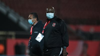 حافلة الأهلي تصل ستاد السلام لمواجهة سيمبا التنزاني