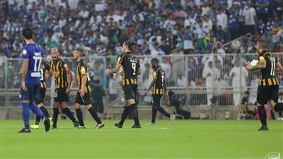 الشوط الأول.. الاتحاد يتقدم على الهلال في كلاسيكو السعودية 