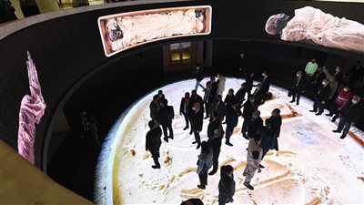 أول رئيس دولة.. الرئيس التونسي يتفقد متحف الحضارة برفقة وزير الآثار (صور)