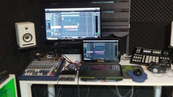 ستوديو - أرشيفية