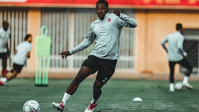 أجايي يطلب مليون دولار في الموسم  لتجديد عقده مع الأهلي 