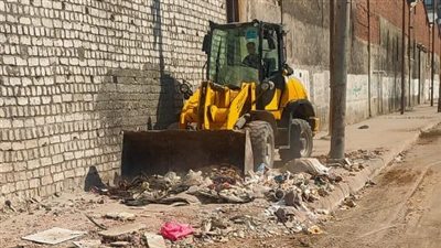 حملات متفرقة لإزالة القمامة والمخلفات بوسط وغرب الإسكندرية 