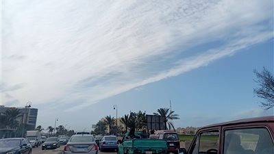 سحب كثيفة ورياح شديدة.. طقس سيئ بالإسكندرية لليوم الثاني على التوالي 