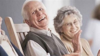 عدم القدرة على صعود السلم وجفاف الجلد.. أبرز علامات الشيخوخة المبكرة