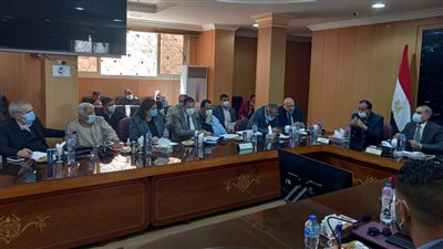 «التخطيط» توافق على زيادة 34 مليون جنيه إضافية لرصف طرق رئيسية بكفر الشيخ