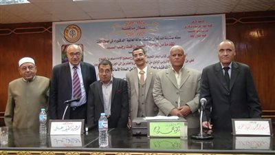 كلية اللغة العربية بالزقازيق تمنح 