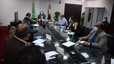 إجراءات مواجهة كورونا ومشروعات حياة كريمة في اجتماع 