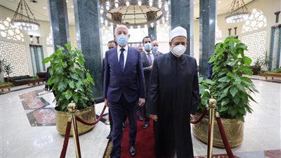 الإمام الأكبر يستقبل الرئيس التونسي بمشيخة الأزهر (صور)