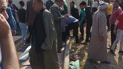 إصابة 17 شخصًا في انقلاب أتوبيس عمال بالعاشر من رمضان (صور)