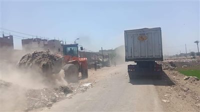لمنع انتشار فيروس كورونا.. رفع 90 طنًا من المخلفات الصلبة والقمامة بالمنيا