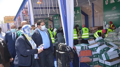 توزيع 12 ألف كرتونة مواد غذائية على المواطنين بمناسبة شهر رمضان ببني سويف