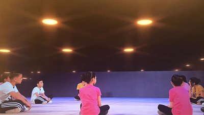 الأطفال تشارك في أكثر من عرض خلال احتفالية يوم اليتيم