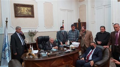 تفاصيل زيارة رئيس مصلحة الجمارك لميناء الإسكندرية 