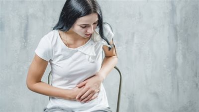 غثيان ونقص في الوزن.. أعراض الإصابة بقرحة المعدة