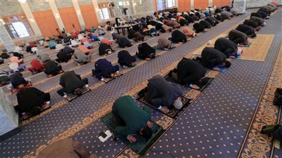 رمضان في الوطن العربي.. إقامة صلاة التراويح بـ8 دول وحجبها بـ5 للحد من تفشي كورونا