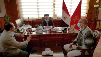 محافظ بورسعيد يؤكد توفر بروتوكول علاج كورونا.. ويناشد المواطنين بعدم تخزين الأدوية