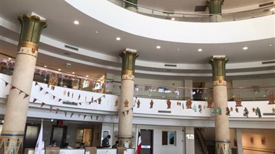 زينة وفوانيس.. 