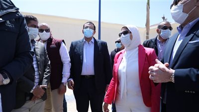 صرف مكافأة لطاقم العزل وكارت طوارئ لمرضى الغسيل الكلوي.. أبرز نتائج جولة وزيرة الصحة بالأقصر