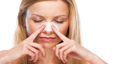 أفضل طرق تنظيف الأنف من الرؤوس السوداء بمكونات طبيعية