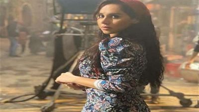 ياسمين رئيس ودلال عبد العزيز في كواليس 